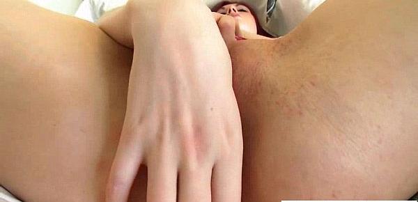 Solo Horny Sexy Girl Use All Kind Of Things In Holes movie-01